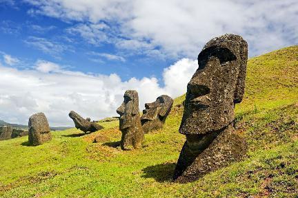 Moáis en la isla de Pascua