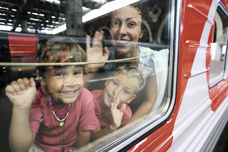 Familia disfrutando de la experiencia del Interrail todos juntos